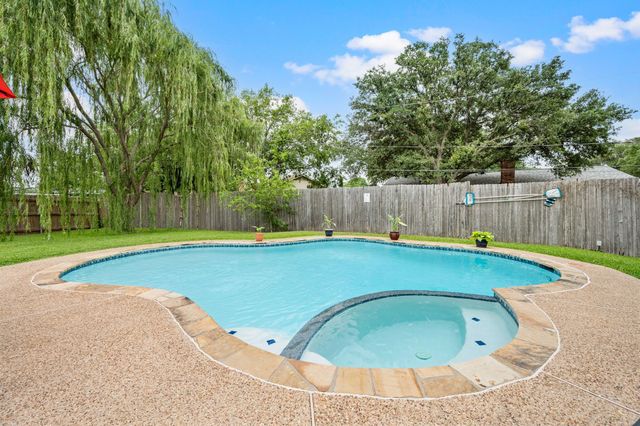 5628 Belfast Lane, North Richland Hills, TX 76180