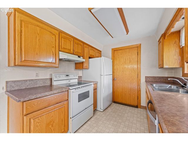 18765 Sw HONEYWOOD Ct, Beaverton, OR 97003