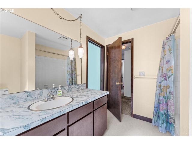 18765 Sw HONEYWOOD Ct, Beaverton, OR 97003