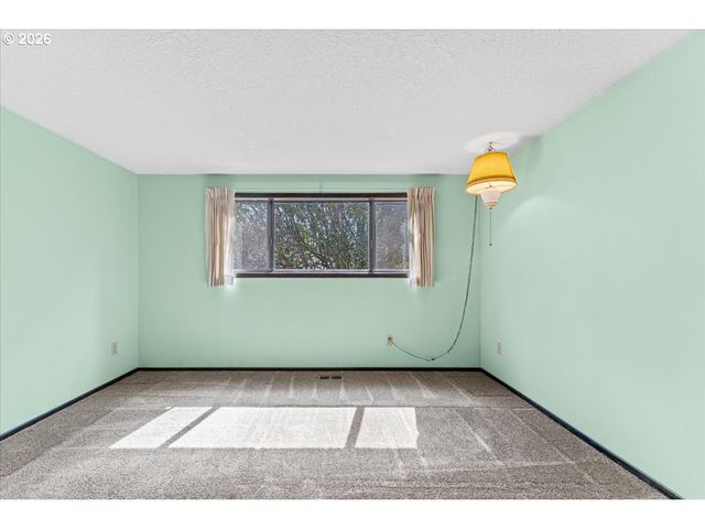 18765 Sw HONEYWOOD Ct, Beaverton, OR 97003