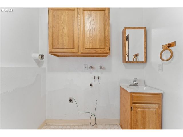 18765 Sw HONEYWOOD Ct, Beaverton, OR 97003