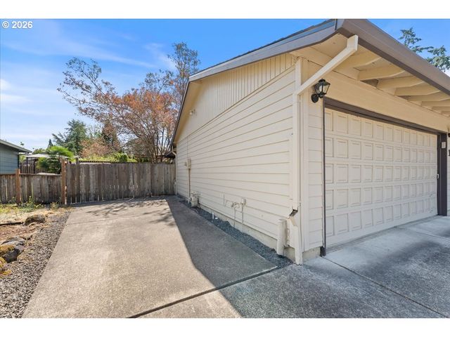 18765 Sw HONEYWOOD Ct, Beaverton, OR 97003
