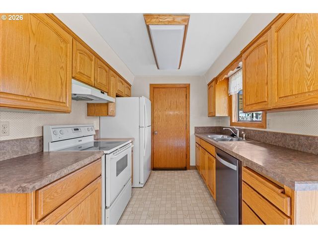 18765 Sw HONEYWOOD Ct, Beaverton, OR 97003