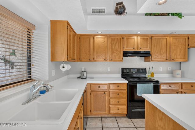 7768 E Marquise Drive, Tucson, AZ 85715