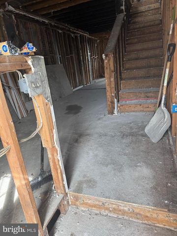 2502 HOLLINS ST, Baltimore, MD 21223