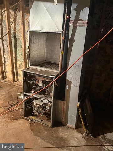 2502 HOLLINS ST, Baltimore, MD 21223