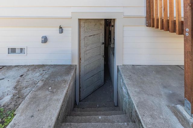 1231 8th Street, Monterey, CA 93940