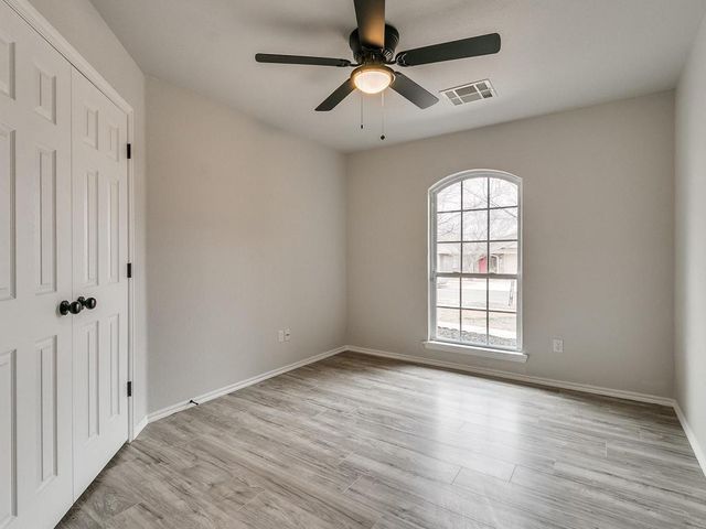 1013 Denmark Street, Yukon, OK 73099