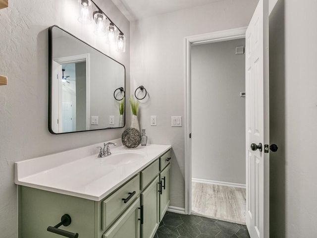 1013 Denmark Street, Yukon, OK 73099