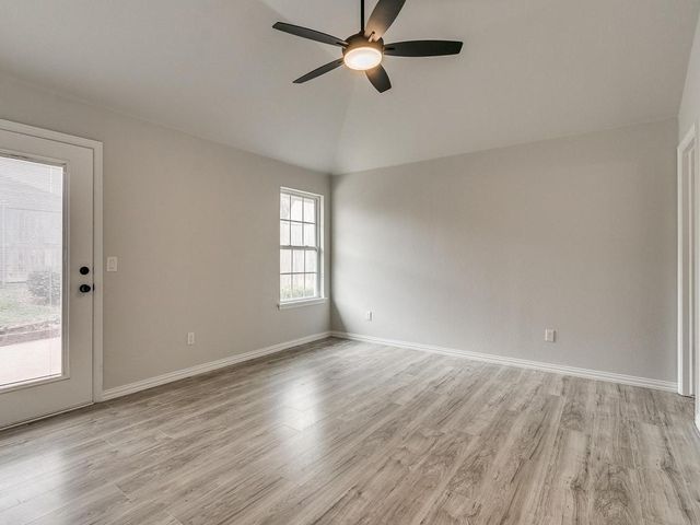 1013 Denmark Street, Yukon, OK 73099