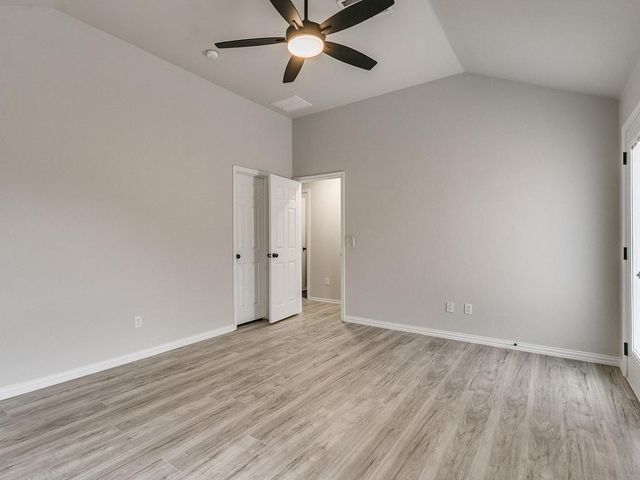 1013 Denmark Street, Yukon, OK 73099