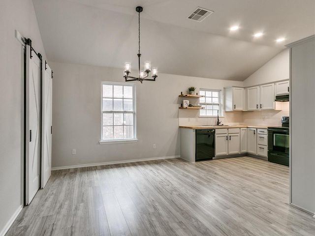 1013 Denmark Street, Yukon, OK 73099