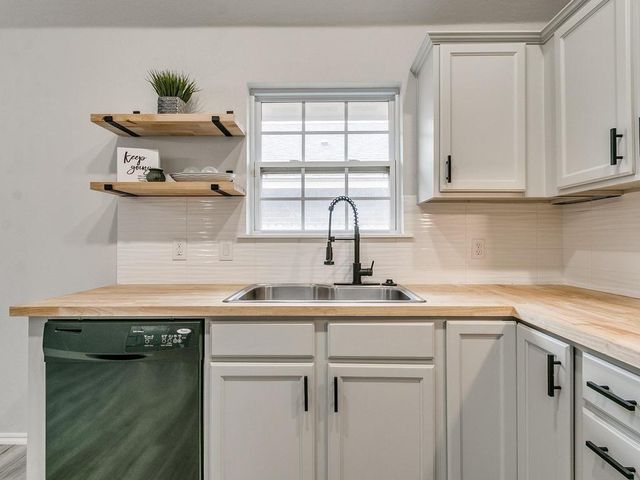 1013 Denmark Street, Yukon, OK 73099