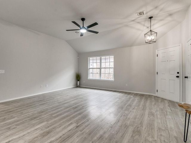 1013 Denmark Street, Yukon, OK 73099