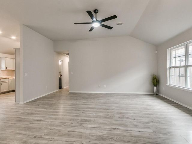 1013 Denmark Street, Yukon, OK 73099