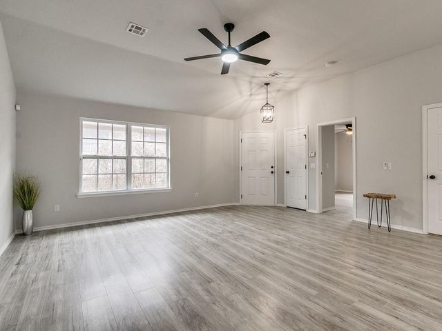 1013 Denmark Street, Yukon, OK 73099