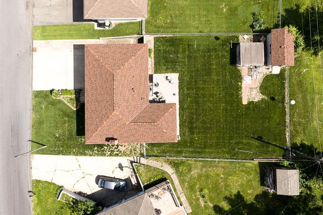 260 Holiday Drive, Lansing, KS 66043
