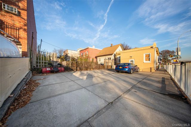 2334 Sound Street, Astoria, NY 11105