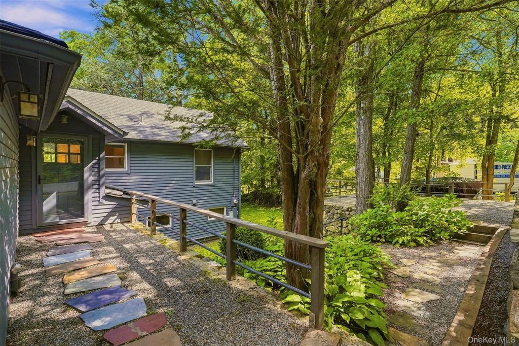 44 Cayuga Road, Putnam Valley, NY 10579 — photo 3
