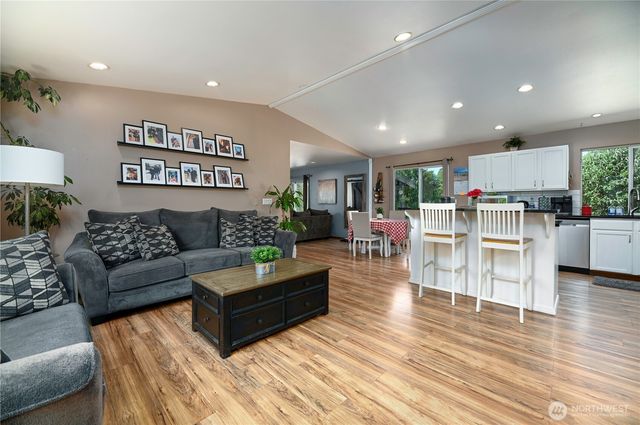 9103 74th Street SE, Snohomish, WA 98290