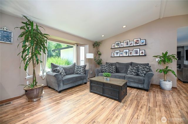 9103 74th Street SE, Snohomish, WA 98290