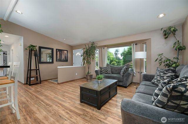 9103 74th Street SE, Snohomish, WA 98290
