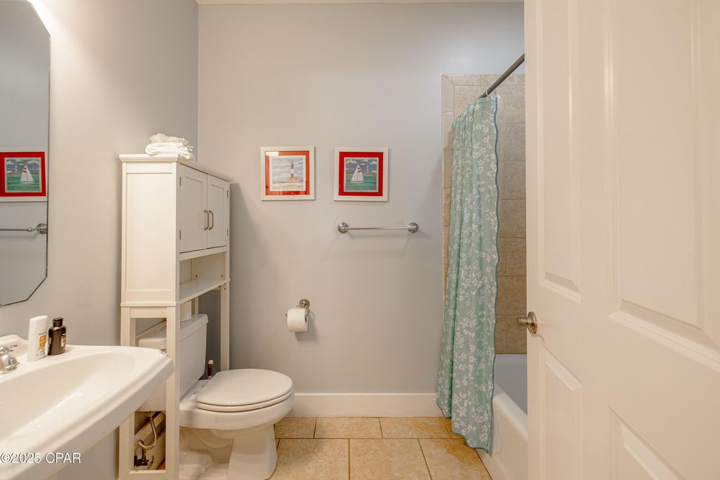 Image 19 of property listing at 8410 Thomas Drive 4, Panama City Beach, FL 32408