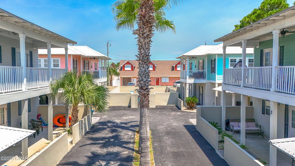 Image 7 of property listing at 8410 Thomas Drive 4, Panama City Beach, FL 32408