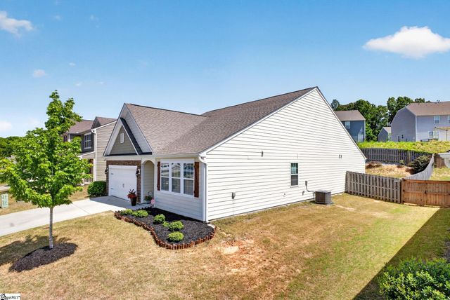 216 Lake Grove Road, Simpsonville, SC 29681