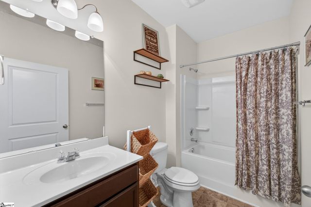 216 Lake Grove Road, Simpsonville, SC 29681