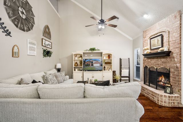 2313 Sunflower Lane, Flower Mound, TX 75028