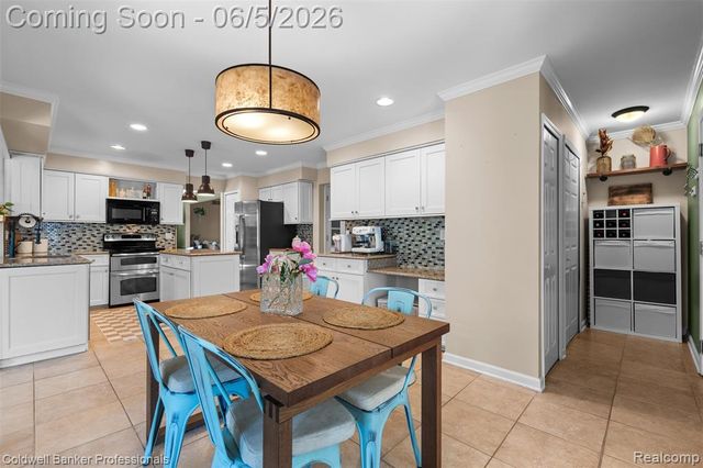 23501 Hickory Grove Lane, Novi, MI 48375