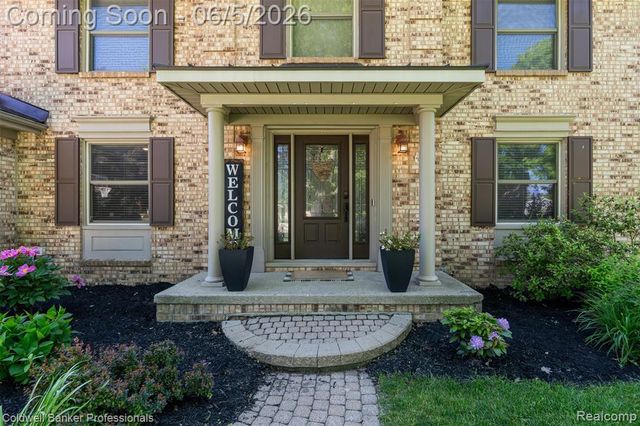 23501 Hickory Grove Lane, Novi, MI 48375