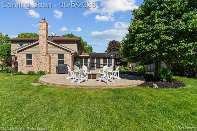 23501 Hickory Grove Lane, Novi, MI 48375