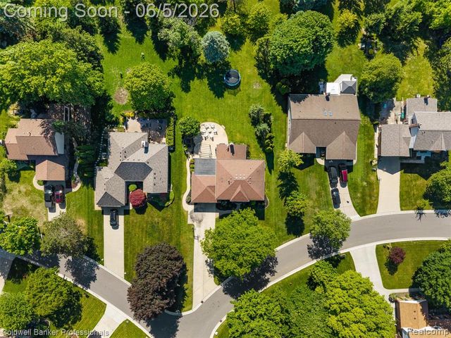 23501 Hickory Grove Lane, Novi, MI 48375