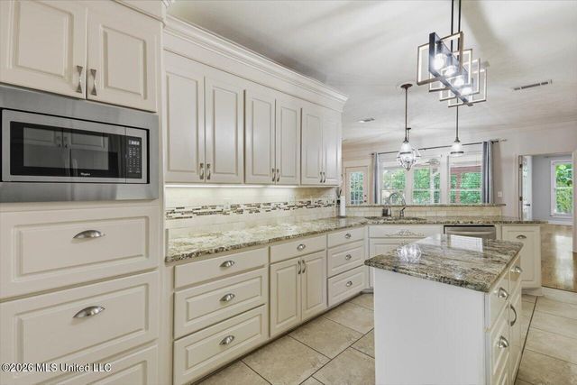 520 Ridge Circle, Brandon, MS 39047