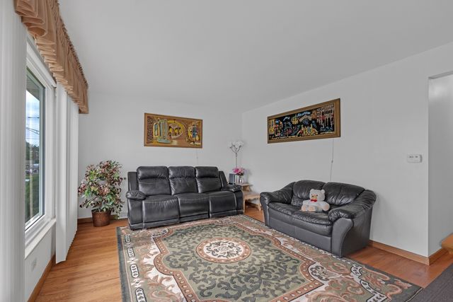 5119 N Oriole Avenue, Harwood Heights, IL 60706