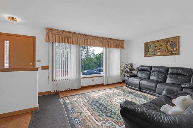 5119 N Oriole Avenue, Harwood Heights, IL 60706