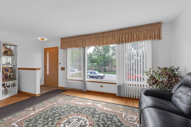 5119 N Oriole Avenue, Harwood Heights, IL 60706