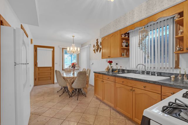 5119 N Oriole Avenue, Harwood Heights, IL 60706