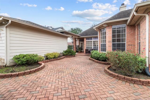 1510 Meadow Glade Court, Sugar Land, TX 77479