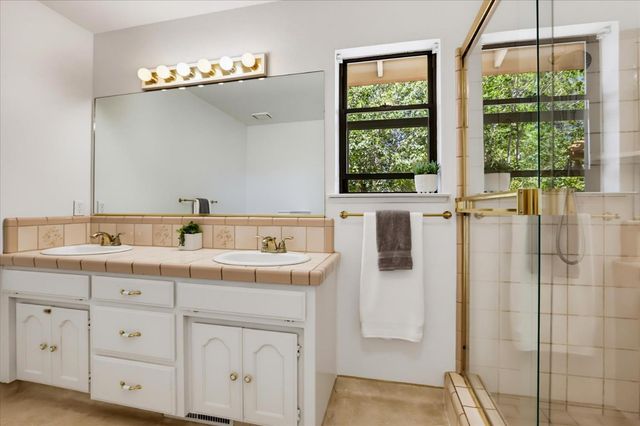 13022 Saint Gregory Pl, Grass Valley, CA 95949