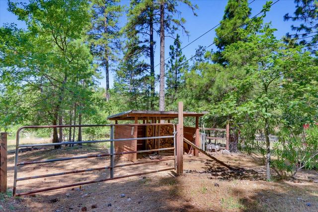 13022 Saint Gregory Pl, Grass Valley, CA 95949