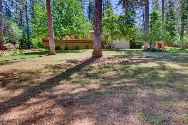 13022 Saint Gregory Pl, Grass Valley, CA 95949