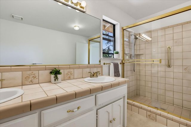 13022 Saint Gregory Pl, Grass Valley, CA 95949