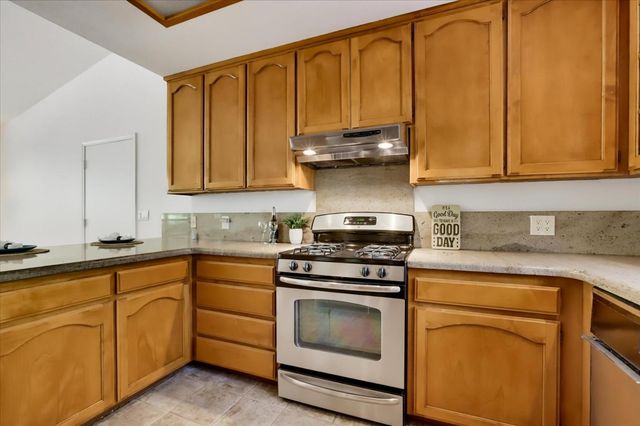 13022 Saint Gregory Pl, Grass Valley, CA 95949