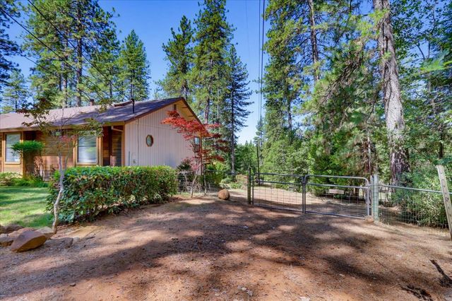 13022 Saint Gregory Pl, Grass Valley, CA 95949