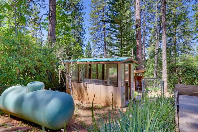13022 Saint Gregory Pl, Grass Valley, CA 95949