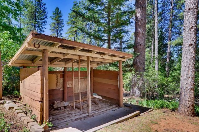 13022 Saint Gregory Pl, Grass Valley, CA 95949