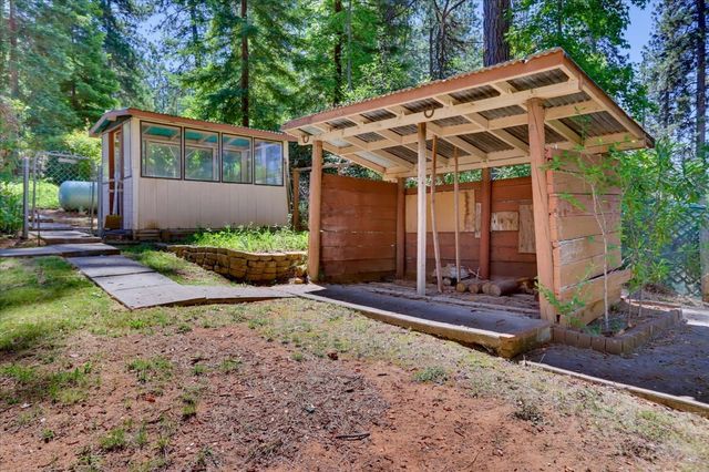 13022 Saint Gregory Pl, Grass Valley, CA 95949